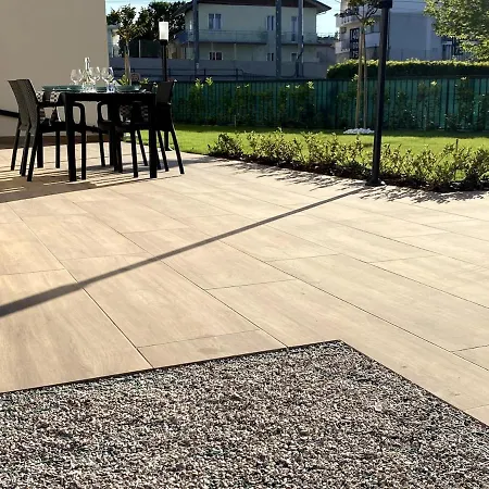 Lägenhet Con Giardino Indipendente 250 Mt Dal Mare *